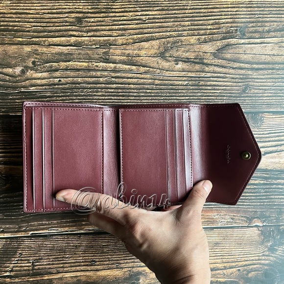 NWT Coach Wyn Glovetanned Leather Wallet - Picture 3 of 6